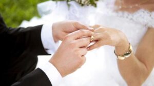Evlilik ile Türkiye’de Oturma İzni Nasıl Alınır?