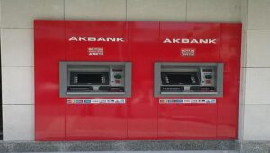 Akbank Başkasının Hesabına ATM’den Para Yatırma